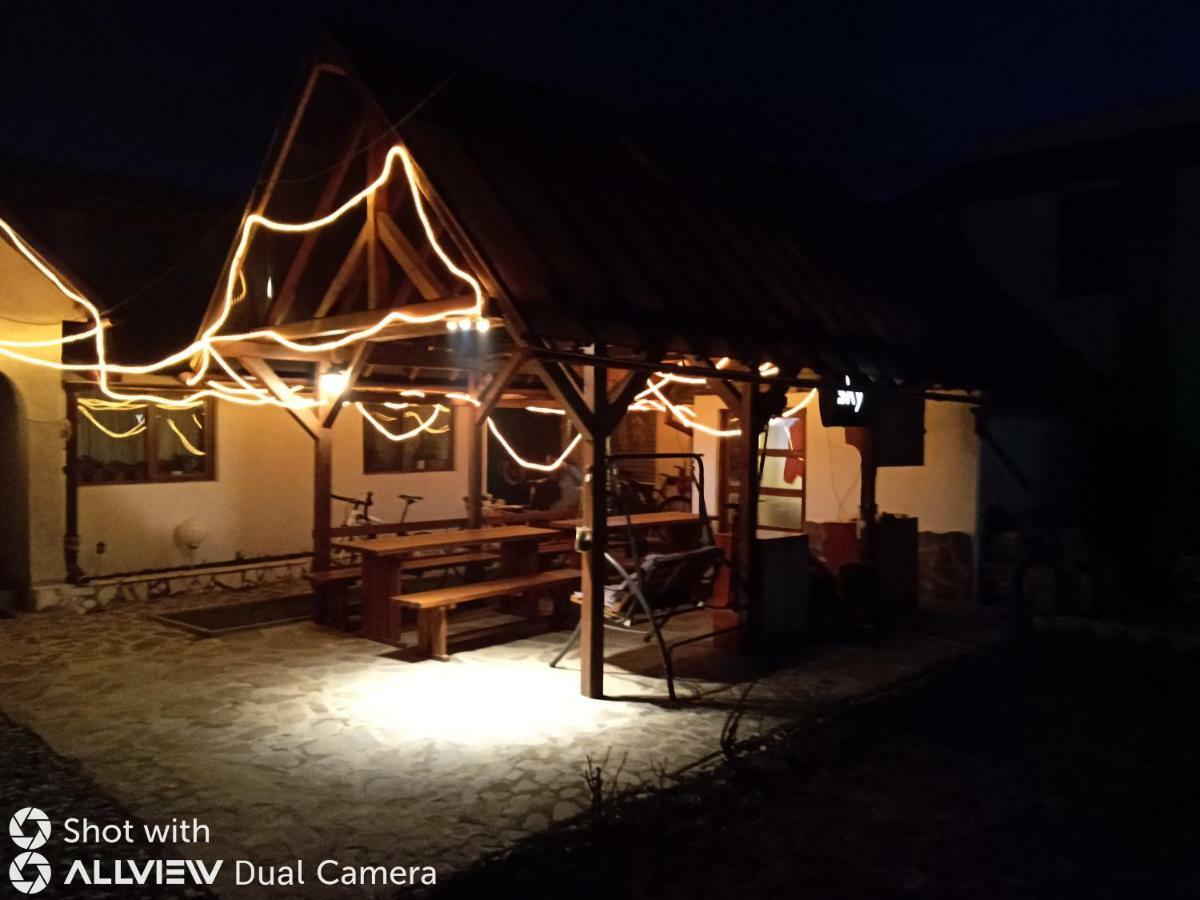 Hotel Casa Toth Din Tipterai Vişeu de Sus Exterior foto