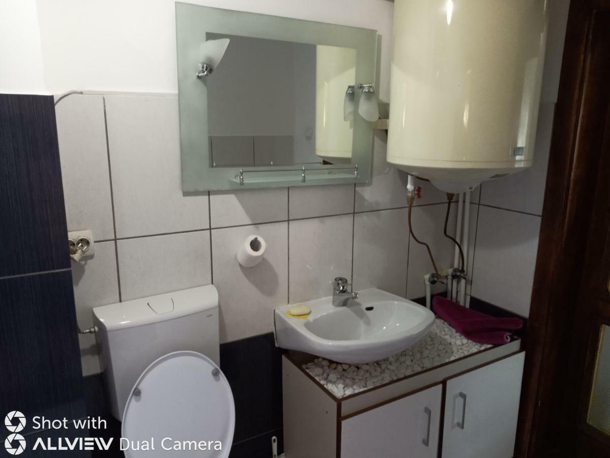 Hotel Casa Toth Din Tipterai Vişeu de Sus Exterior foto