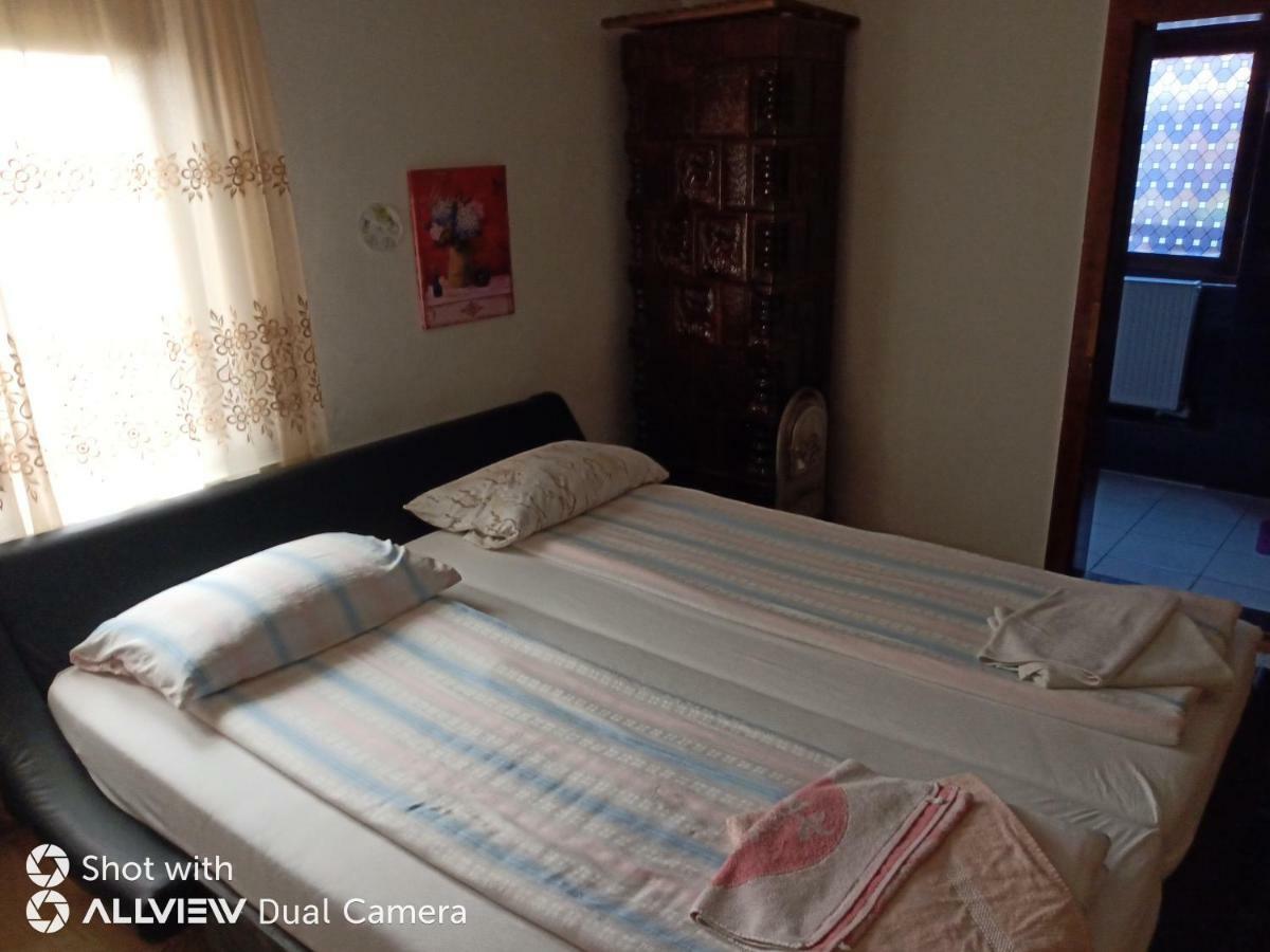 Hotel Casa Toth Din Tipterai Vişeu de Sus Exterior foto