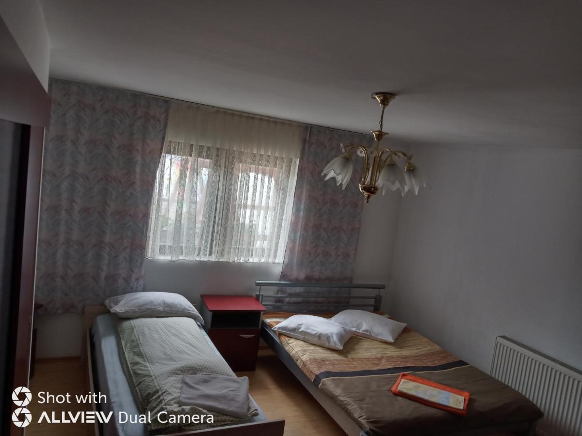 Hotel Casa Toth Din Tipterai Vişeu de Sus Exterior foto